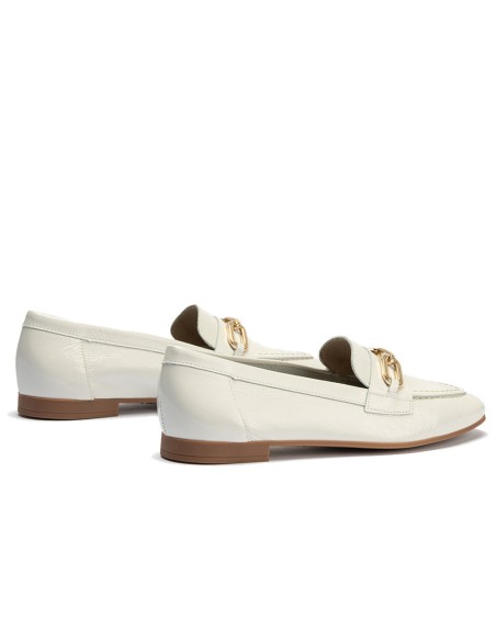 JucaZapatos - Pitillos 10474 - GLACIAL - Mocasin plano con adorno metal mujer en piel charol BLANCO