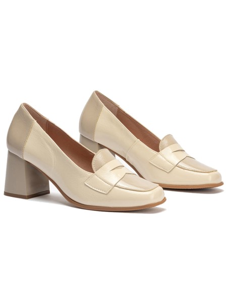 JucaZapatos - Pitillos 10490 - CREMA-PIED - Mocasin con tacón mujer en piel charol CREMA/PIEDRA