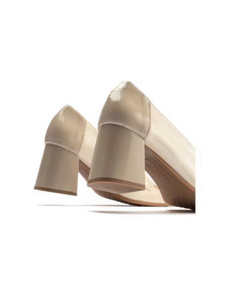 JucaZapatos - Pitillos 10490 - CREMA-PIED - Mocasin con tacón mujer en piel charol CREMA/PIEDRA