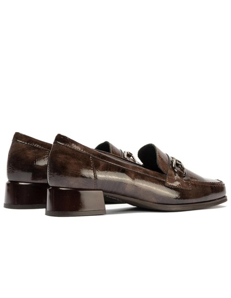JucaZapatos - Pitillos 10814 - MARRON - Mocasín en Charol con adorno de mujer color marron