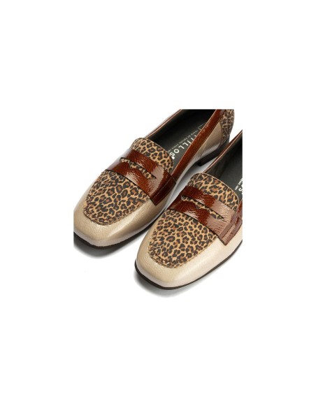 JucaZapatos - Pitillos 10870 - PIEDRA - Mocasín Combinado en charol con leopardo de mujer color piedra