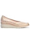 JucaZapatos - Pitillos 11072 - NUDE - Salón con elásticos y cuña en piel fantasía, en tonos metalizados Nude