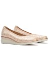 JucaZapatos - Pitillos 11072 - NUDE - Salón con elásticos y cuña en piel fantasía, en tonos metalizados Nude
