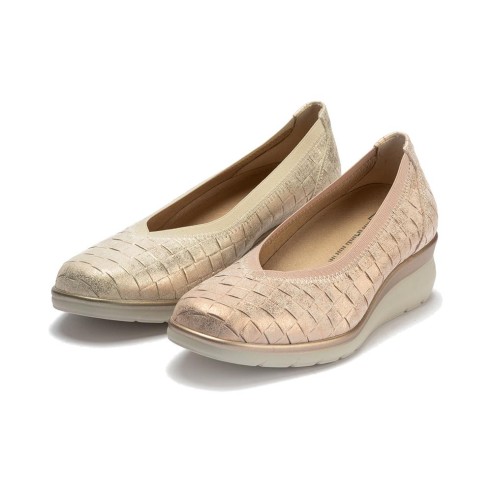 JucaZapatos - Pitillos 11072 - NUDE - Salón con elásticos y cuña en piel fantasía, en tonos metalizados Nude