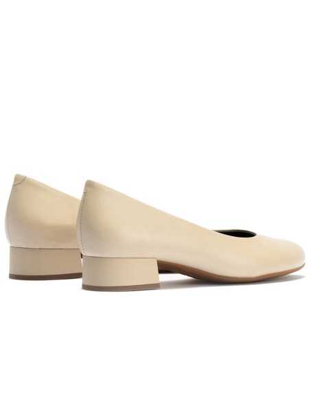 JucaZapatos - Pitillos 111 - CREMA - Zapato de Salón Tacón Bajo Beige