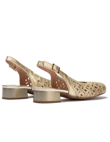 JucaZapatos - Pitillos 11121 - ORO - Zapato salón destalonado con tacón bajo y punta redonda, en laminado brillante Oro