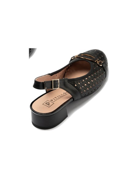 JucaZapatos - Pitillos 11124 - NEGRO - Zapato salón destalonado con adorno y tacón bajo, con punta redonda Negro