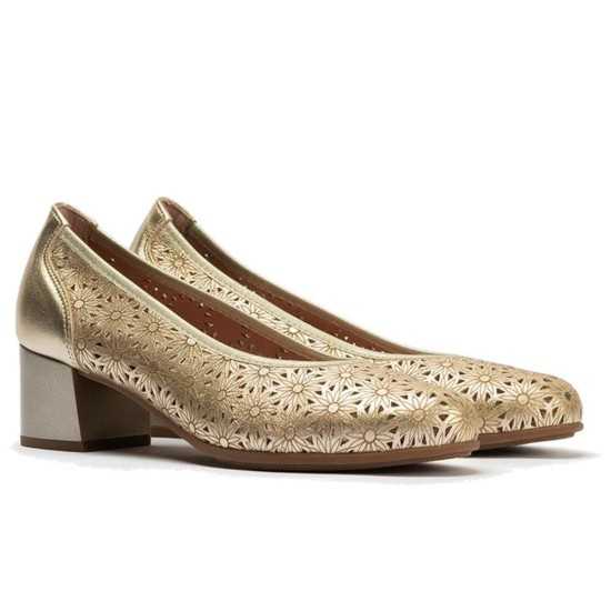 JucaZapatos - Pitillos 11132 - ORO - Zapato salón con tacón medio, en piel fantasía perforada Oro