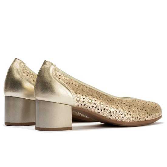 JucaZapatos - Pitillos 11132 - ORO - Zapato salón con tacón medio, en piel fantasía perforada Oro