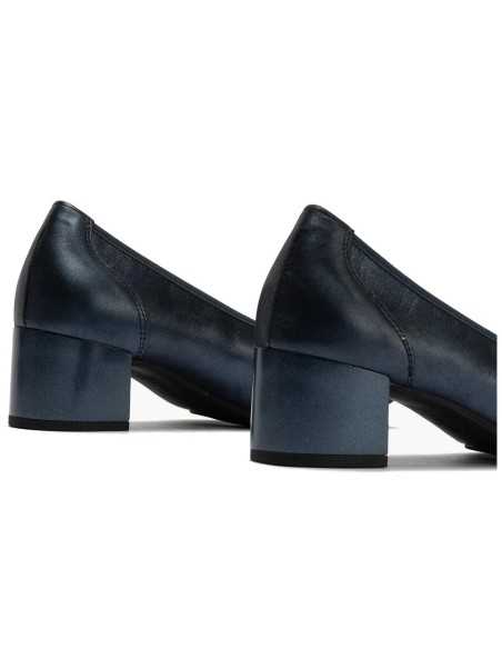 JucaZapatos - Pitillos 11133 - MARINO - Zapato salón con tacón medio y adorno, en piel brillante Marino