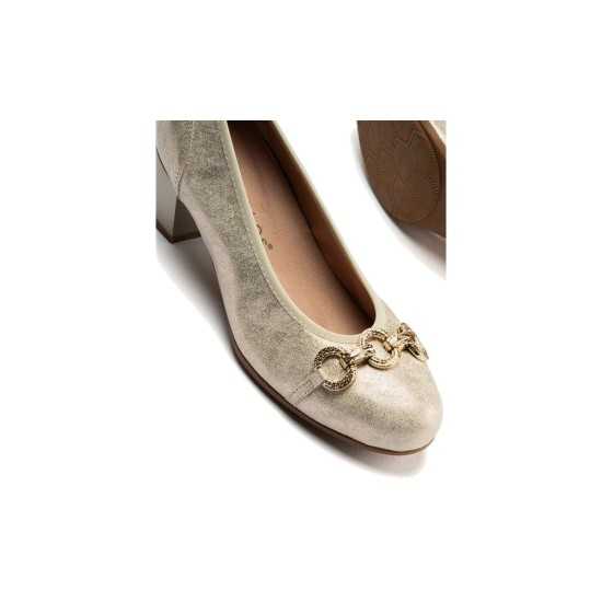 JucaZapatos - Pitillos 11133 - ORO - Zapato salón con tacón medio y adorno, en piel brillante Oro