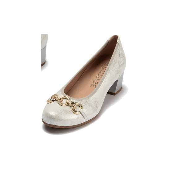 JucaZapatos - Pitillos 11133 - PLATA - Zapato salón con tacón medio y adorno, en piel brillante Plata
