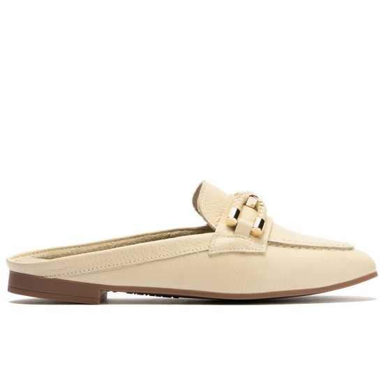 JucaZapatos - Pitillos 11141 - CREMA - Mocasín plano destalonado en piel napa bombeada, con adorno Crema