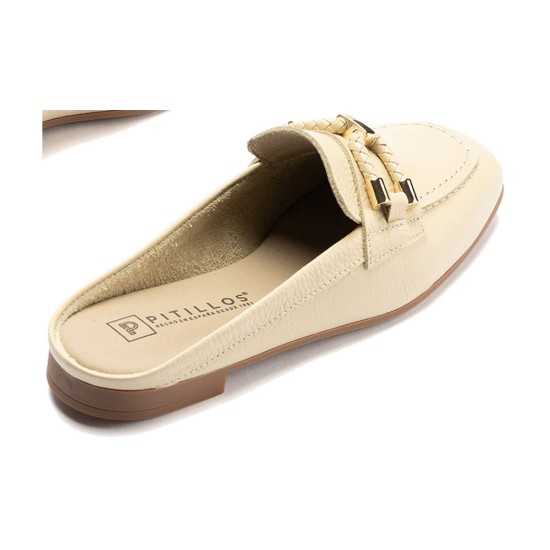 JucaZapatos - Pitillos 11141 - CREMA - Mocasín plano destalonado en piel napa bombeada, con adorno Crema