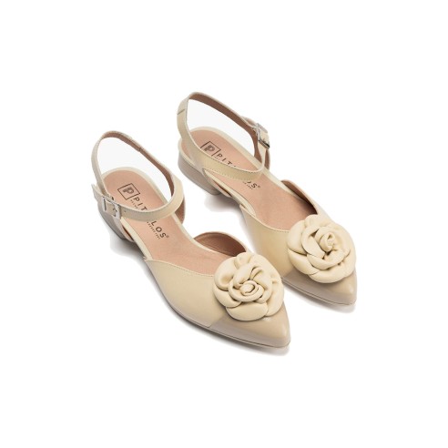 JucaZapatos - Pitillos 11172 - PIEDRA - Bailarina con tacón bajo, punta fina, adorno floral y pulsera Piedra
