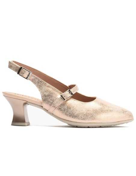 JucaZapatos - Pitillos 11183 - NUDE - Zapato salón destalonado con tacón medio, en piel laminada y pulsera Nude