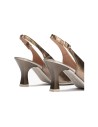 JucaZapatos - Pitillos 11191 - BRONCE - Zapato de salón destalonado con tacón alto, punta fina y detalle de lazo Bronce