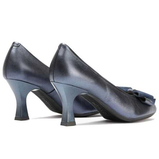 JucaZapatos - Pitillos 11192 - MARINO - Zapato de salón con tacón alto, punta fina y detalle de lazo Marino