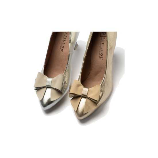 JucaZapatos - Pitillos 11192 - PLATA - Zapato de salón con tacón alto, punta fina y detalle de lazo Plata
