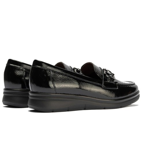 JucaZapatos - Pitillos 11502 - NEGRO - Mocasín en Charol con Adorno Negro