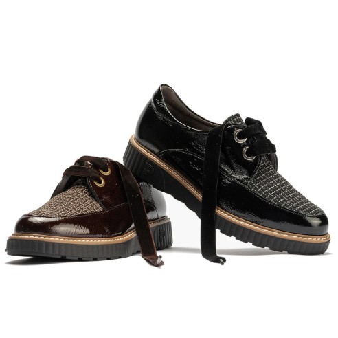 JucaZapatos - Pitillos 11555 - MARRON - Blucher cordón terciopelo combinado charol con tejido Marrón