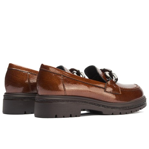JucaZapatos - Pitillos 11576 - CUERO - Mocasín en charol con adorno Cuero