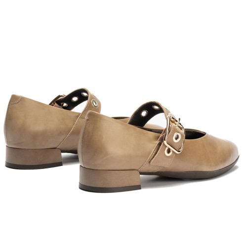 JucaZapatos - Pitillos 11672 - TOPO - Mercedes en napa con maxi hebilla y ojetes Topo