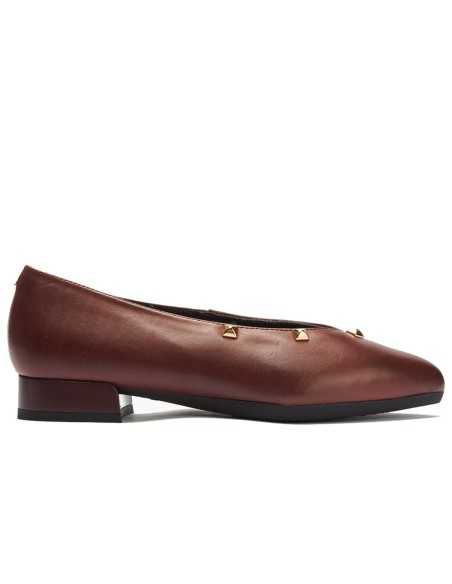 JucaZapatos - Pitillos 11674 - BURDEOS - Salon en Napa con Tachas Burdeos