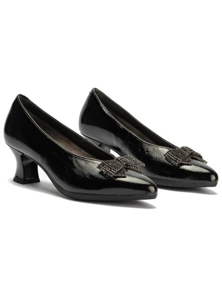 JucaZapatos - Pitillos 11686 - NEGRO - Salón pico en charol con detalle lazo Negro