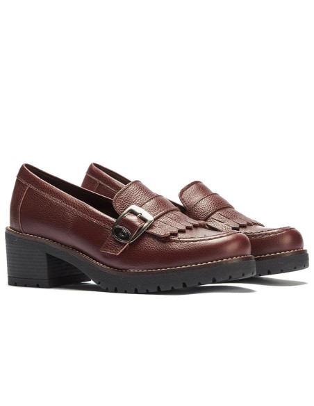 JucaZapatos - Pitillos 20522 - BURDEOS - Mocasín en napa con grano con flecos y hebilla Burdeos