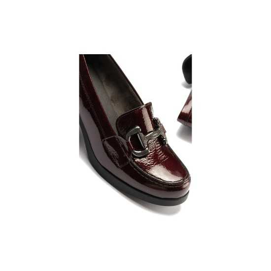 JucaZapatos - Pitillos 30502 - BURDEOS - Mocasin en Charol con Adorno Burdeos