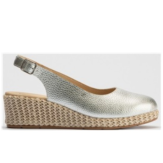 JucaZapatos - Pitillos 10625 - PLATA - Valenciana con cuña salon mujer con hebilla en laminado PLATA