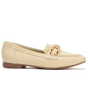 JucaZapatos - Pitillos 10481 - CREMA-PIED - Mocasin con adorno metal mujer en piel charol BEIGE