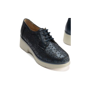 JucaZapatos - Pitillos 11122 - MARINO - Zapato salón con ribete elástico, con tacón bajo y punta redonda, en piel fantasía Marino 2