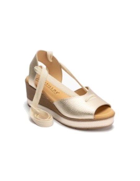 JucaZapatos - Pitillos 11282 - ORO - Sandalia con cuña alta, detalles metalizados y cuerda Oro