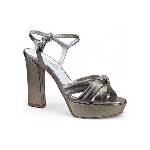 JucaZapatos - Genei nudo sa icaro