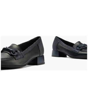 JucaZapatos - Pitillos 10701 - PIEDRA - Mocasín con Adorno en charol de mujer color piedra 2